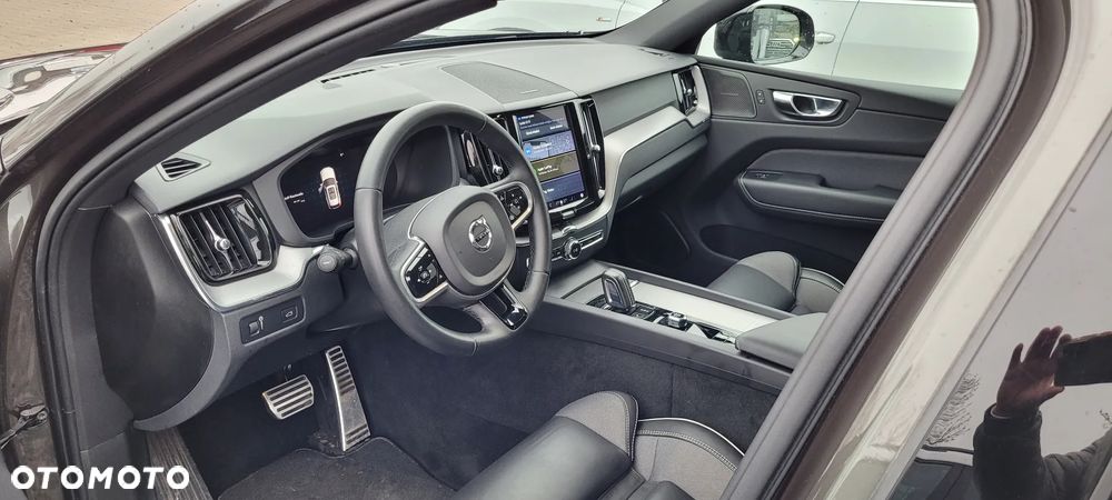 Volvo XC 60 B4 D R-Design - 9