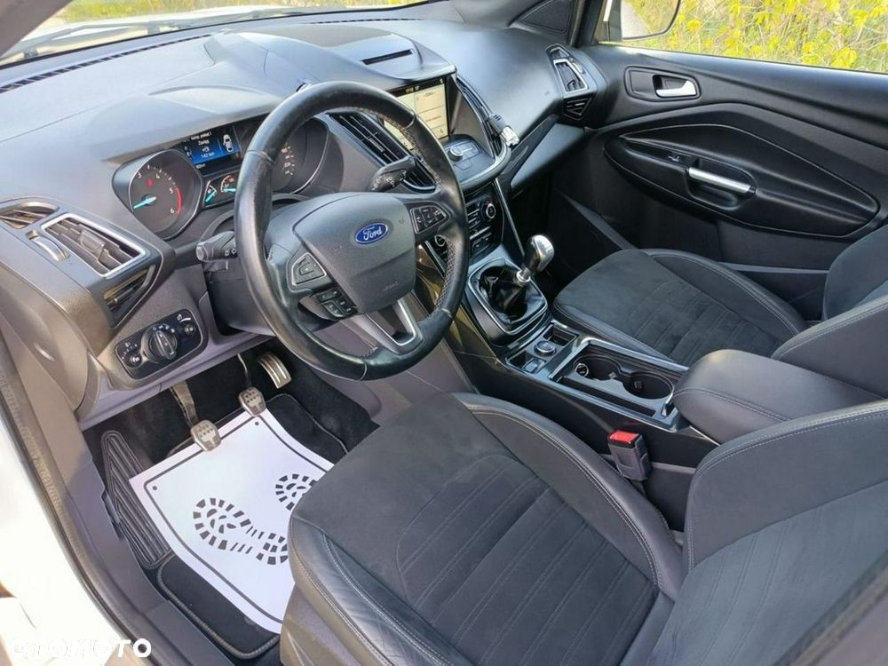 Ford Kuga 2.0 TDCi 2x4 ST-Line - 16