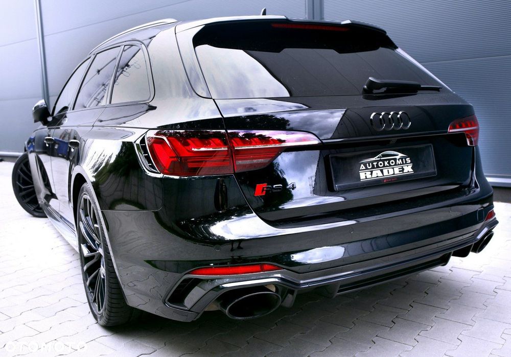 Audi RS4 Limousine - 34