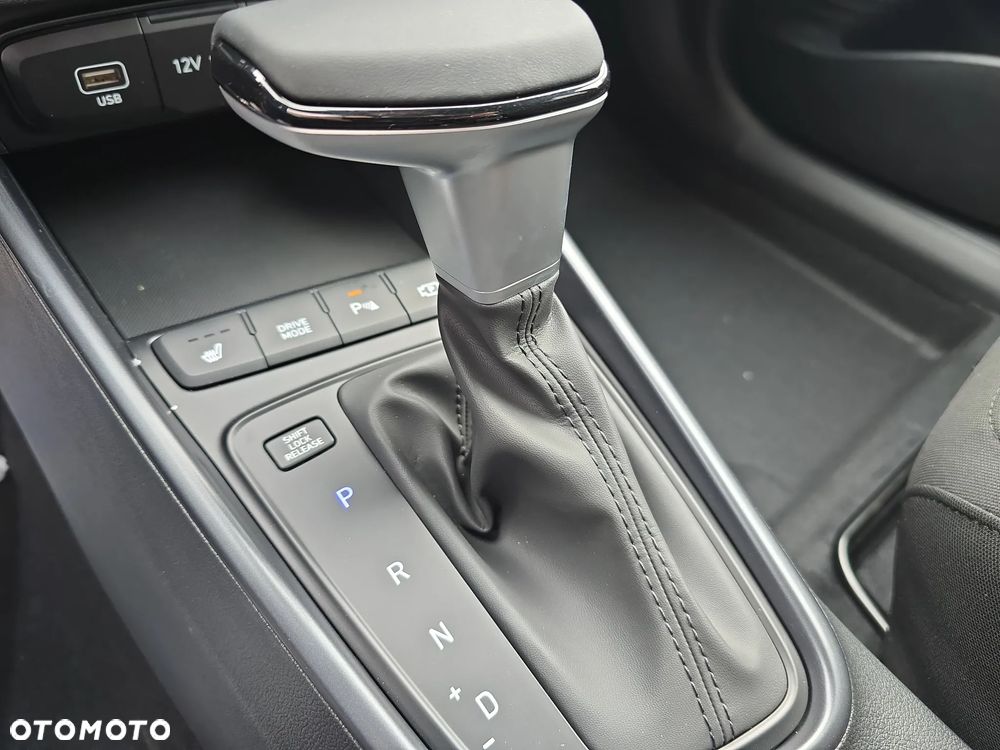 Hyundai Bayon 1.0 T-GDI Smart Black DCT - 17