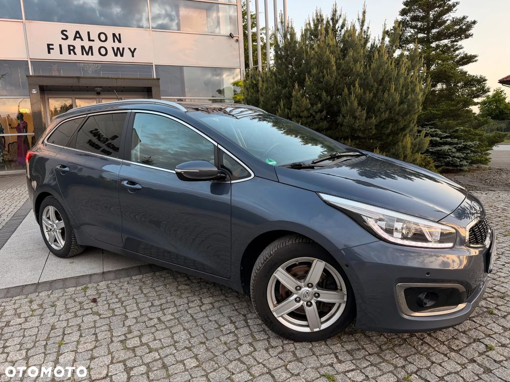 Kia Ceed - 35