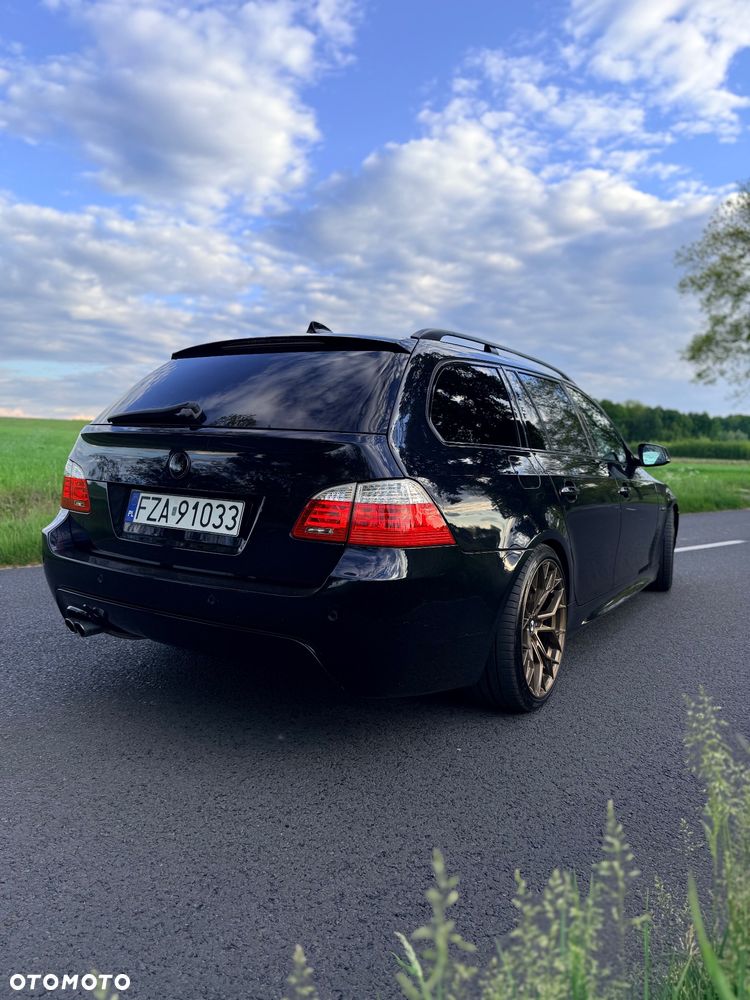 BMW Seria 5 525d Edition Exclusive - 4
