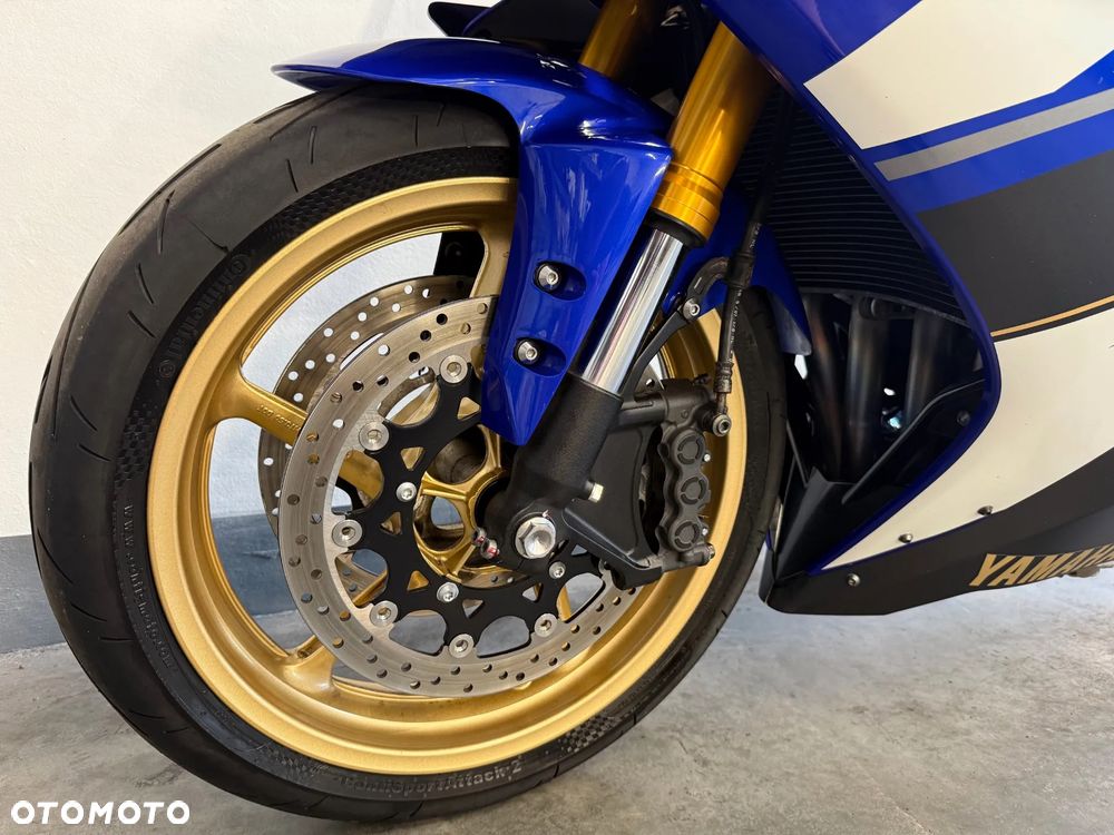 Yamaha R1 - 7