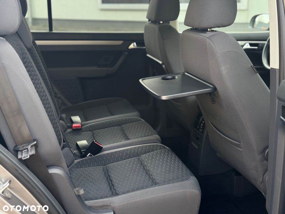 Volkswagen Touran - 14