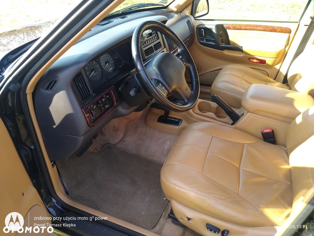 Jeep Grand Cherokee - 16
