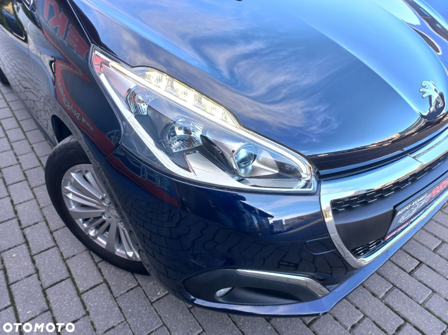Peugeot 208 - 5