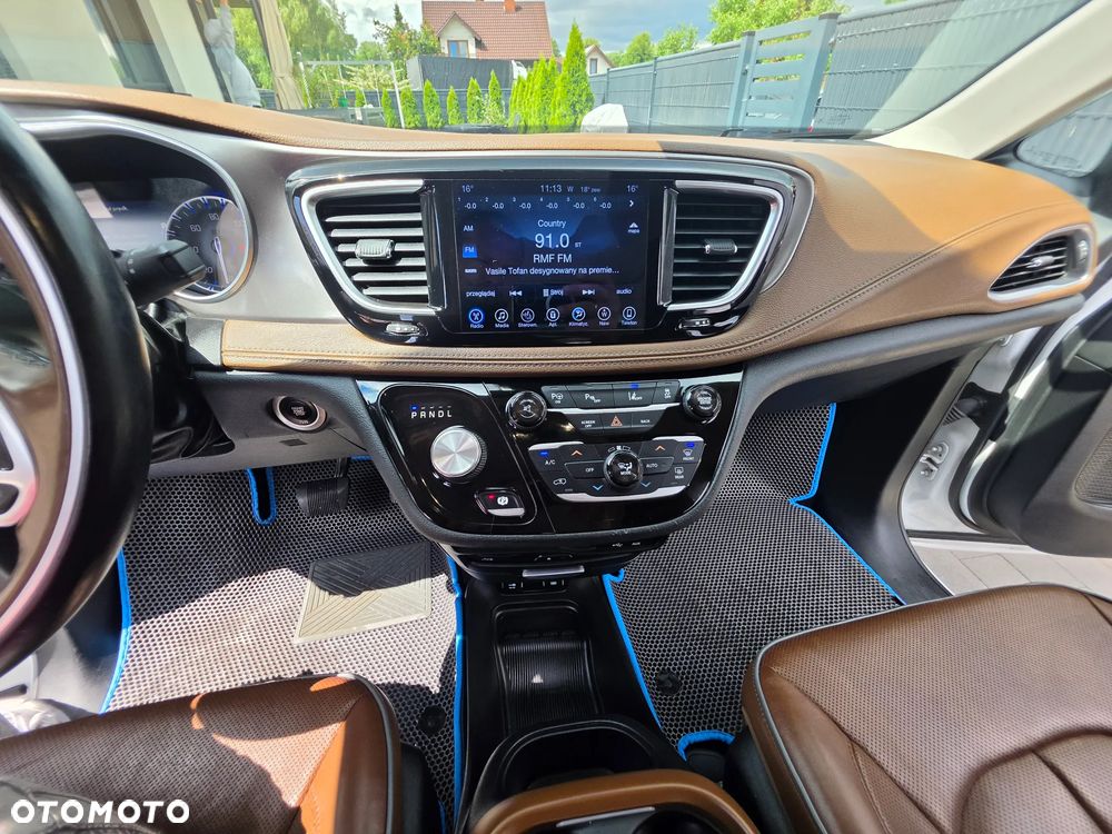 Chrysler Pacifica - 15