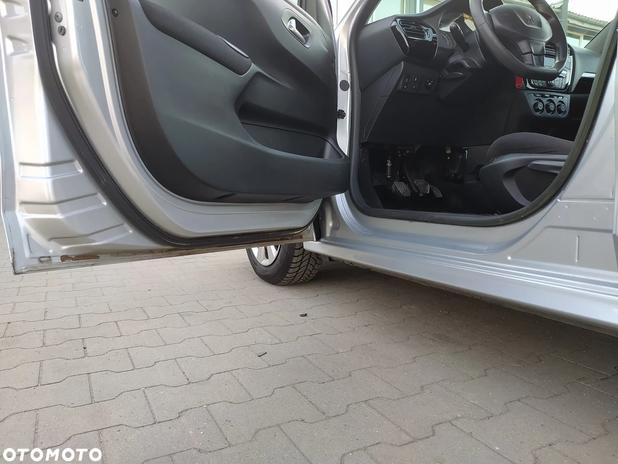 Peugeot 301 1.6 HDi Active - 17