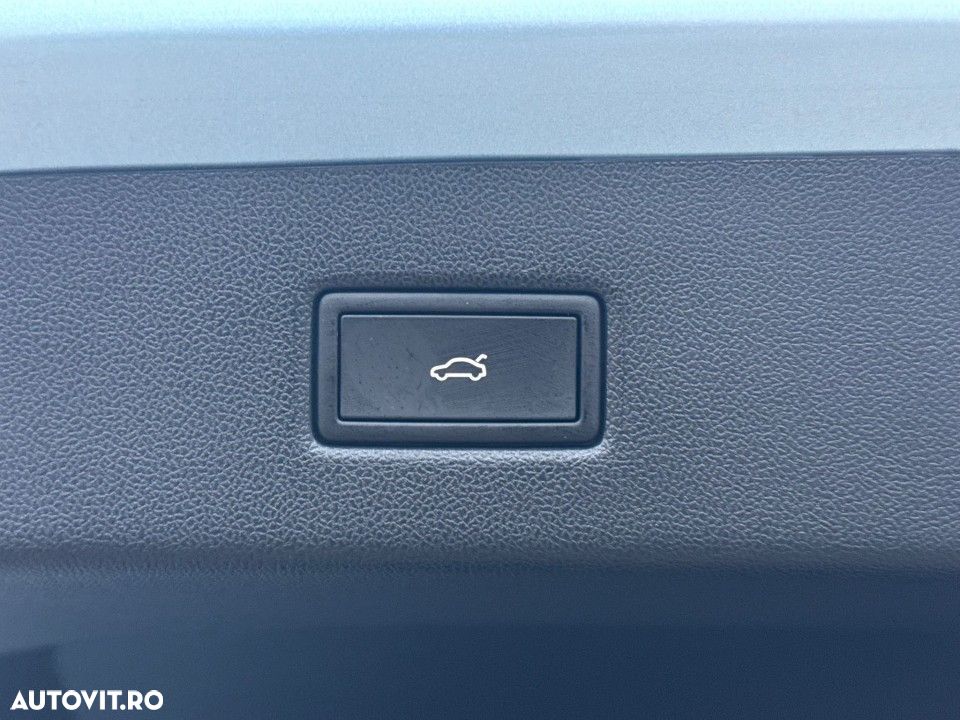 Ford Explorer RWD 77 kWh Extended Range Premium - 24