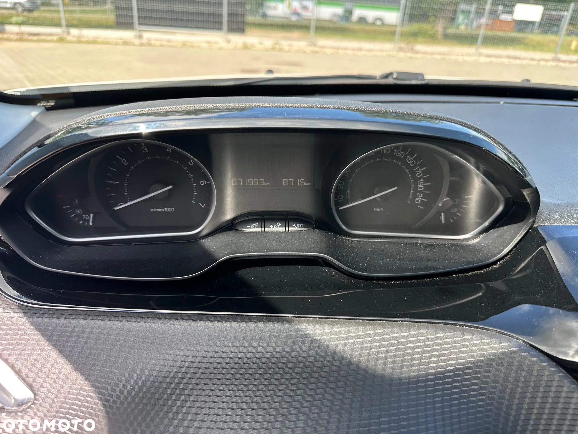 Peugeot 2008 - 14