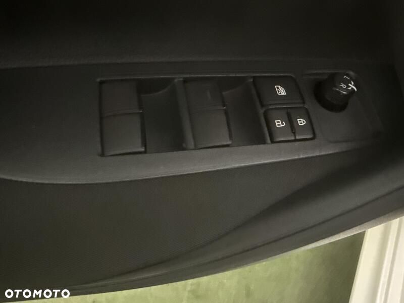 Toyota Corolla 1.8 Hybrid Active - 13