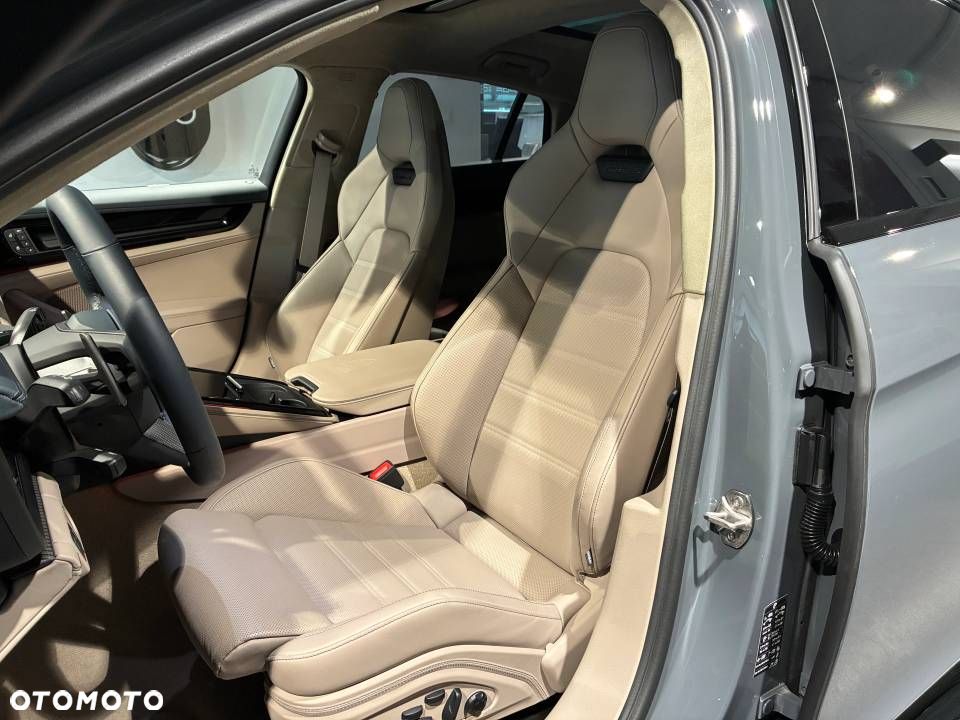 Porsche Panamera Turbo S E-Hybrid PHEV - 11