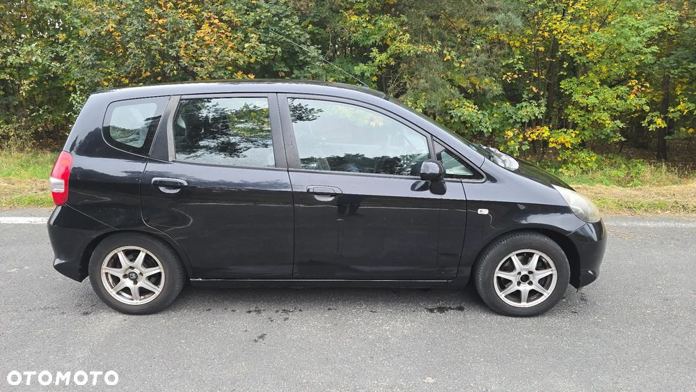 Honda Jazz 2005 photo 2