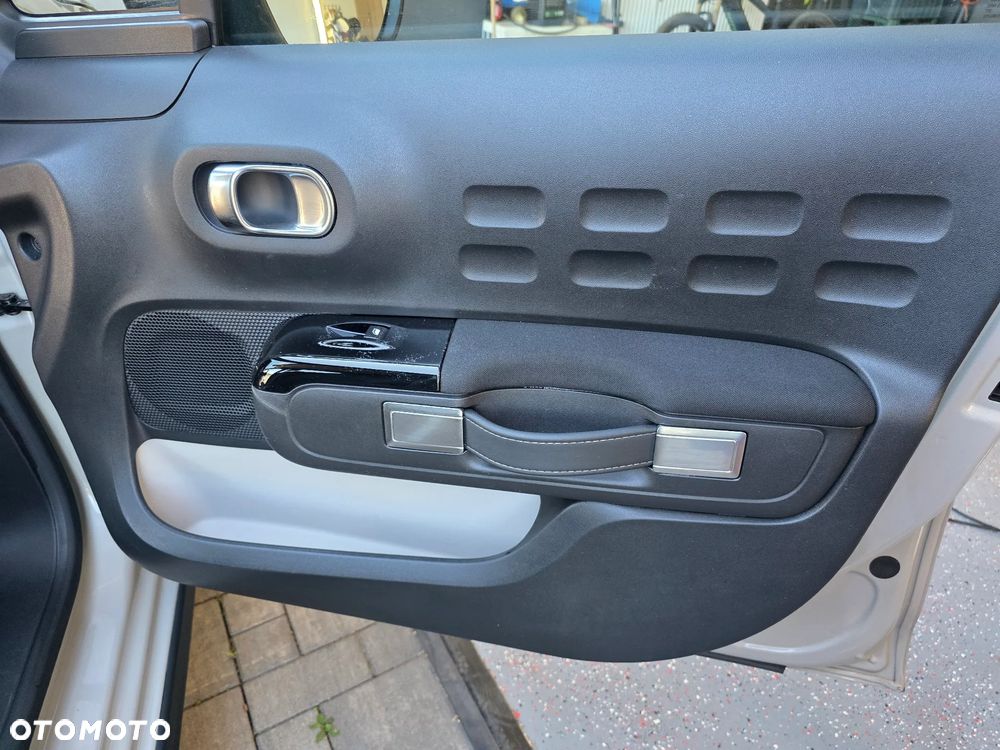Citroën C3 1.2 PureTech Shine - 11