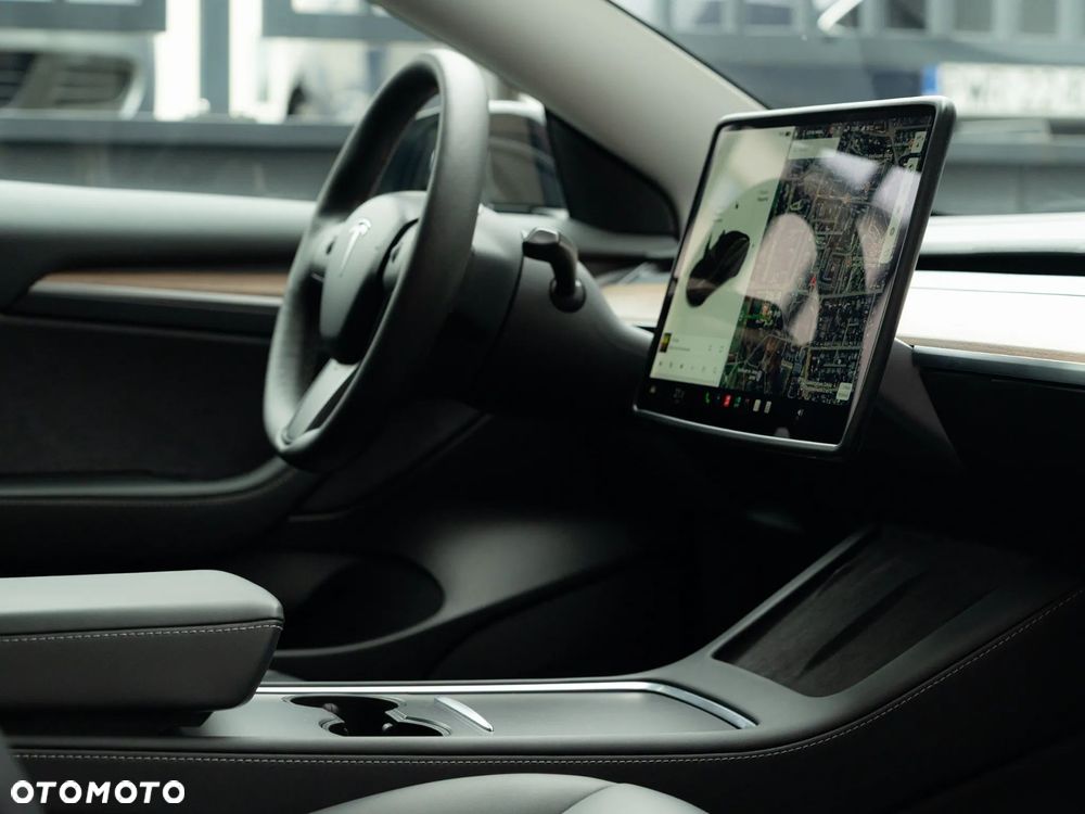 Tesla Model 3 - 17