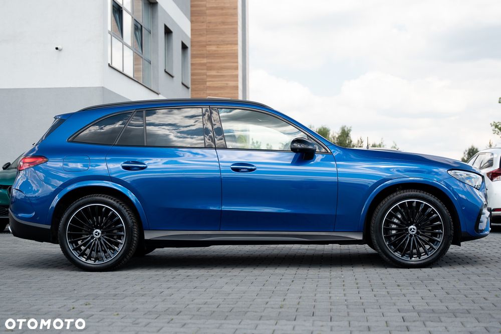 Mercedes-Benz GLC 200 4Matic 9G-TRONIC AMG Line Advanced - 17