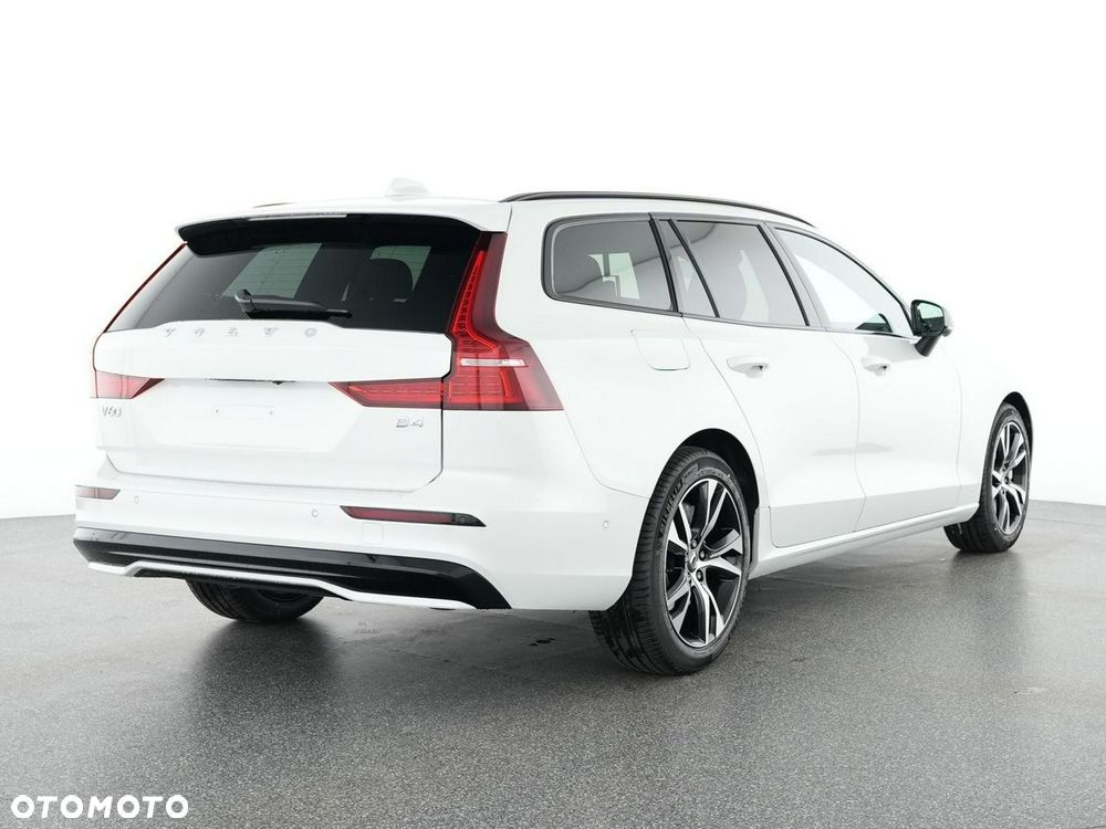 Volvo V60 B4 B DKG Ultra Dark - 2