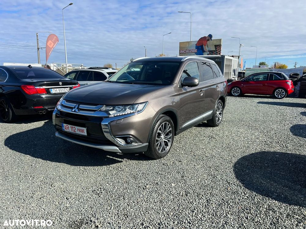 Mitsubishi Outlander 2.2 DI-D 4WD Automatik Diamant Edition+ - 1