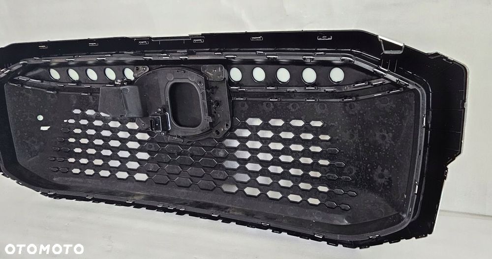 GRILL ATRAPA CHROMY MAXUS eDELIVER 9 V90 2019- - 10