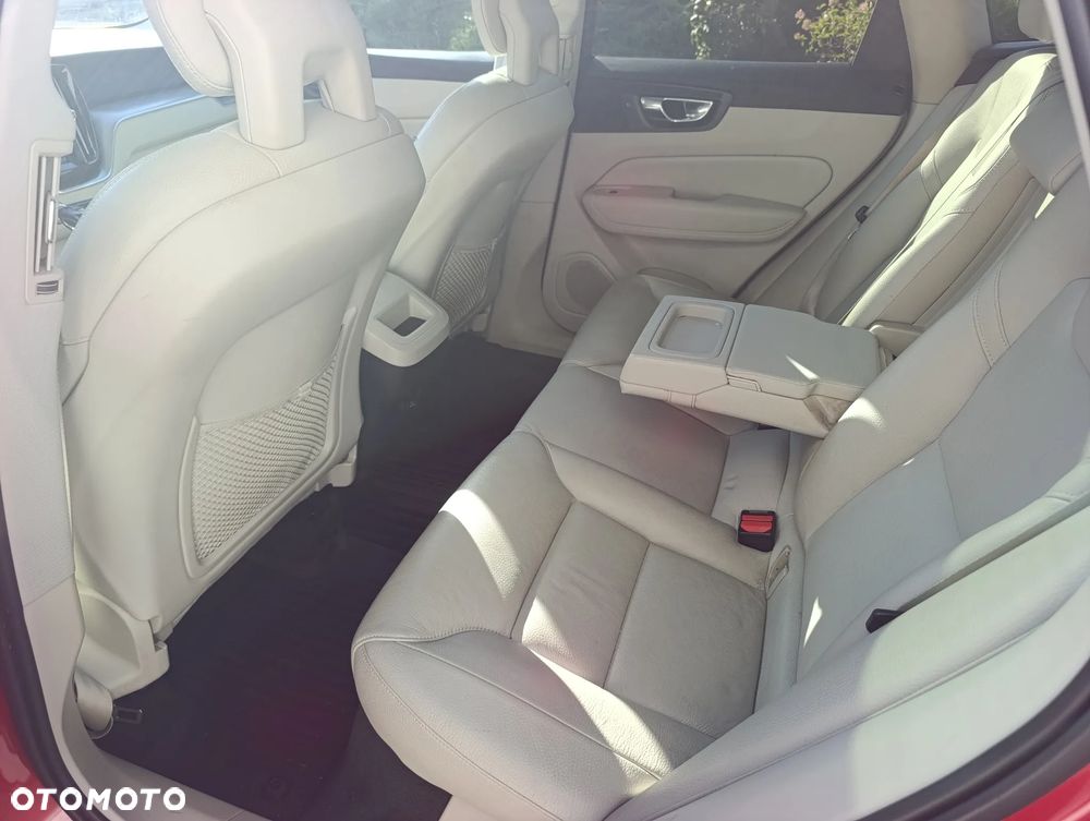 Volvo XC 60 T5 GPF AWD Momentum - 16