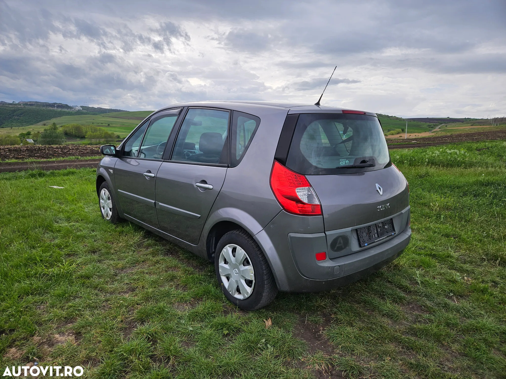 Renault Scenic 1.4 16V Authentique - 4