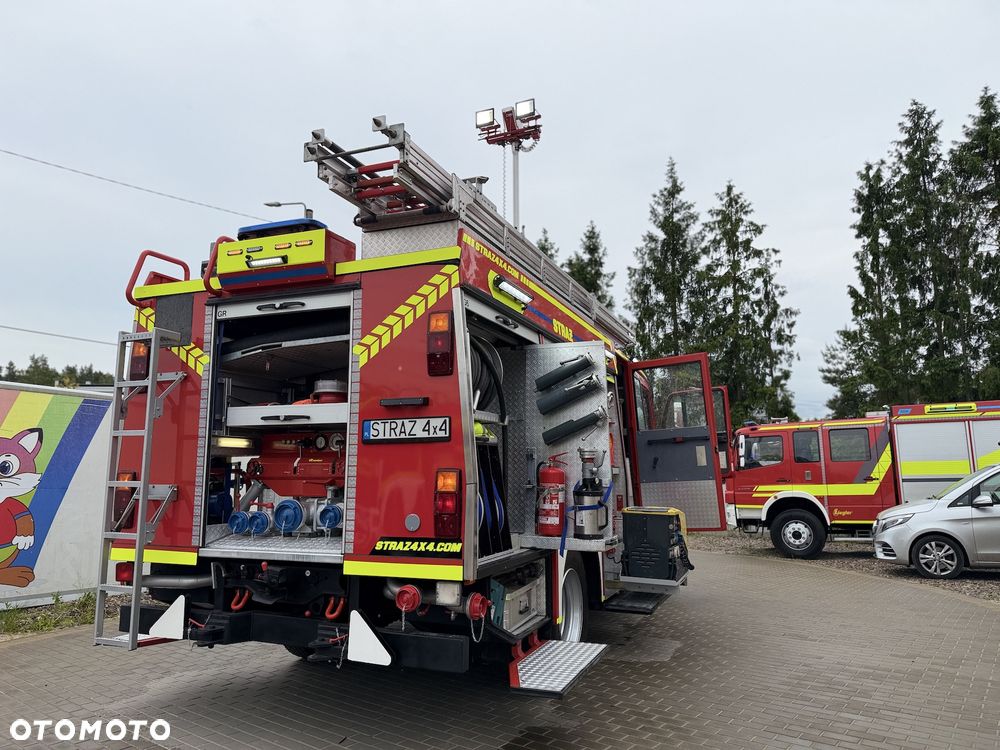 MAN Straż pożarna pojazd pożarniczy wóz strażacki MAN GBA średni terenowy- uterenowiony 4x4 CNBOP 3000l wody reduktor blokada tylnego mostu, maszt oświetleniowy - 5