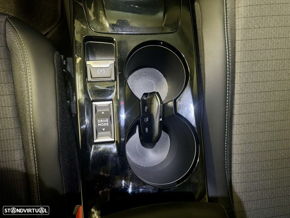 Peugeot 2008 1.2 PureTech Allure Pack EAT8 - 16