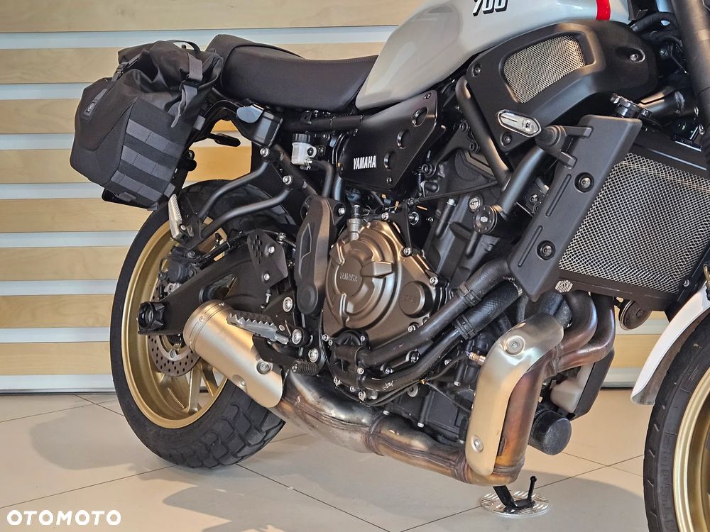 Yamaha XSR - 12