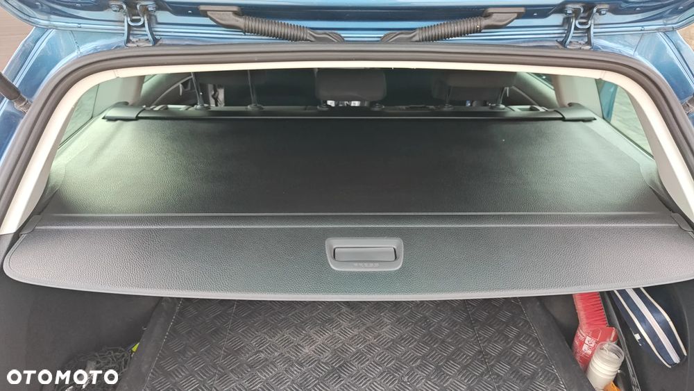 Volkswagen Golf 1.6 TDI BMT Comfortline - 29