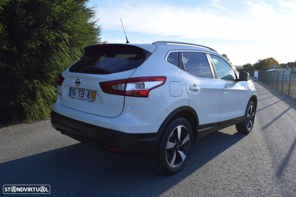 Nissan Qashqai 1.5 dCi N-Connecta J18+Led - 31