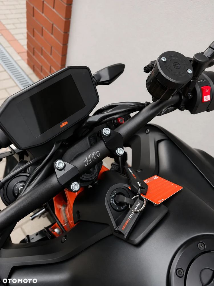 KTM DUKE 890 - 7