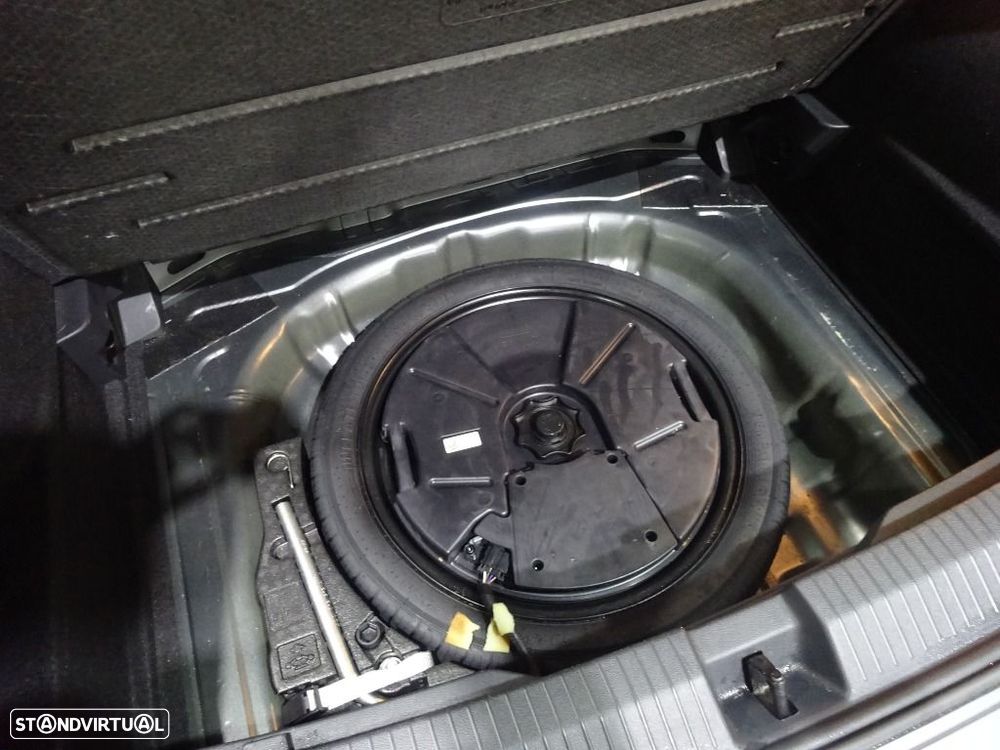 VW T-Roc 2.0 TDI R-Line DSG - 35