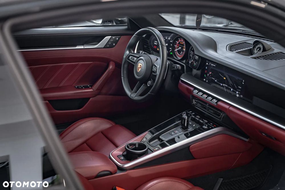 Porsche 911 Turbo S - 38