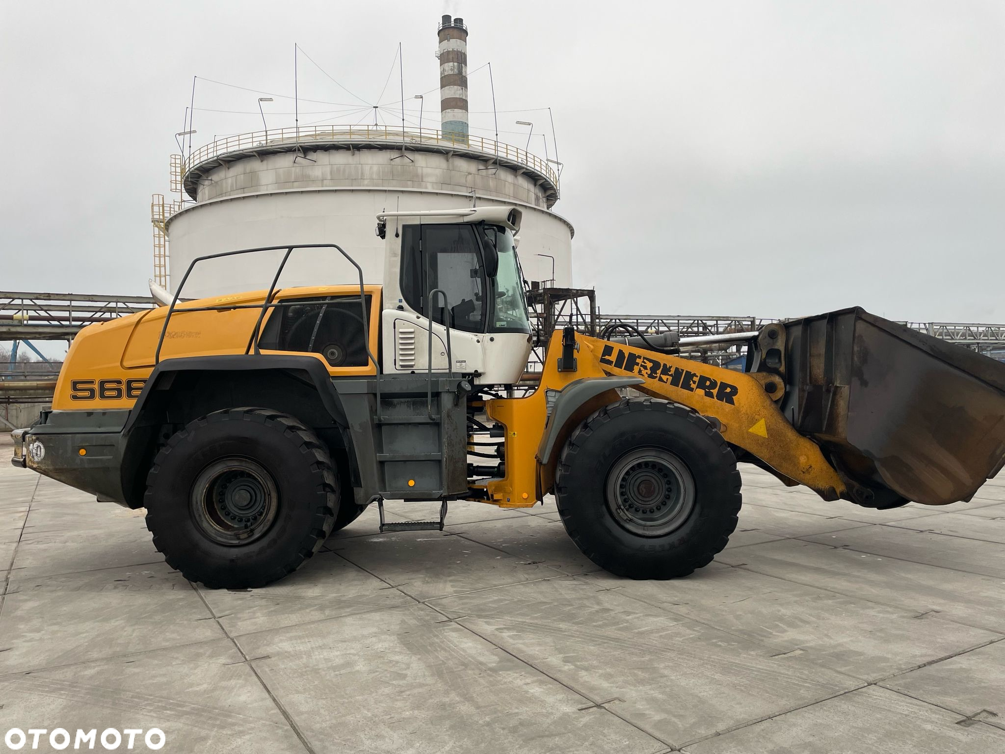 Liebherr L566 - 2