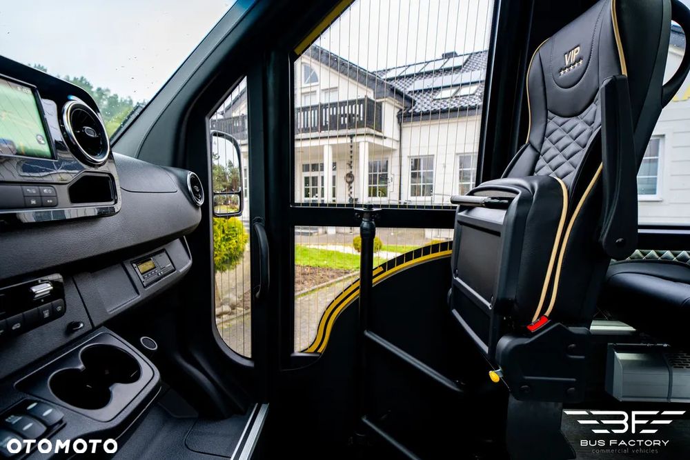 Mercedes-Benz Sprinter 519 BUS FACTORY Tourist Line 4x4 - 13