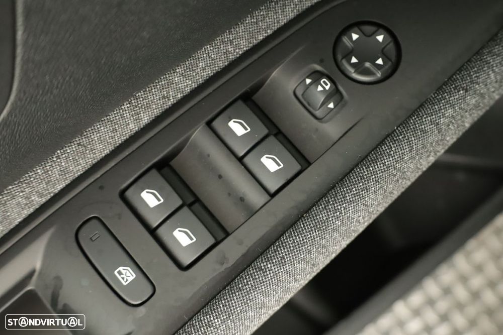 Peugeot 3008 1.6 Hybrid Allure e-EAT8 - 19