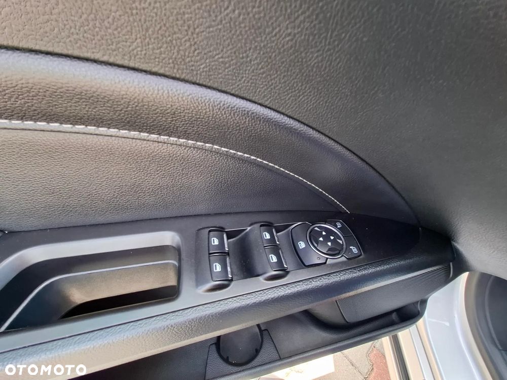 Ford Fusion - 12
