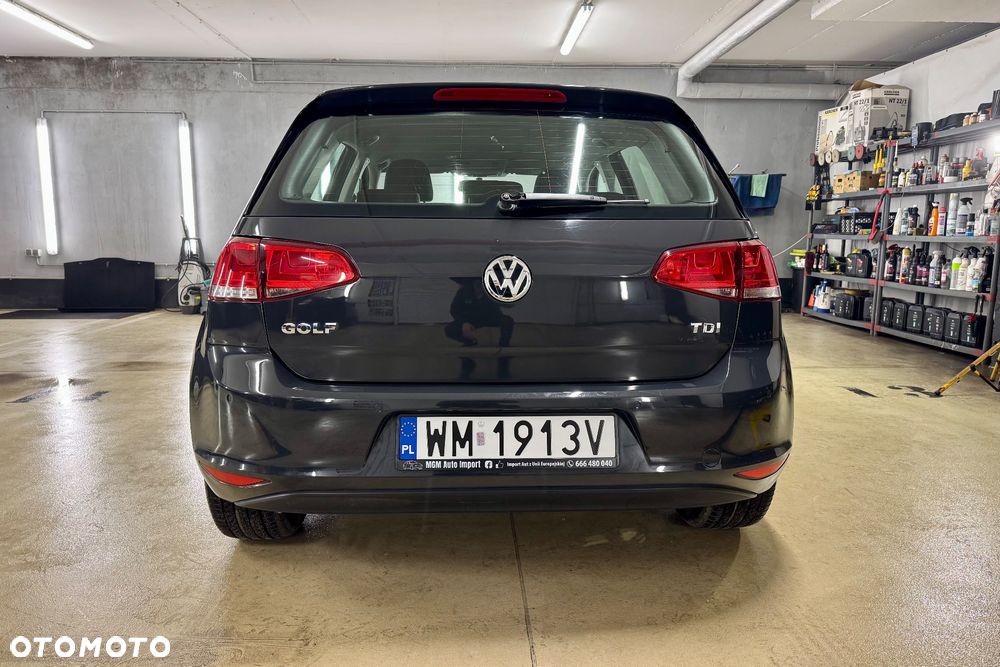 Volkswagen Golf - 6