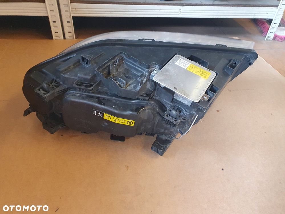 REFLEKTOR PRAWY VOLVO V70 III 3 XC70 II XENON EUROPA - 4