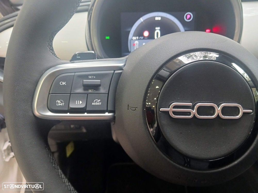 Fiat 600 1.2 Hybrid Icon - 24