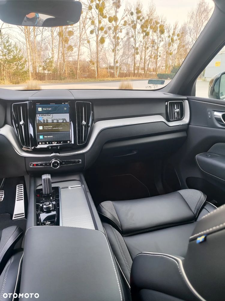 Volvo XC 60 T4 R-Design - 11