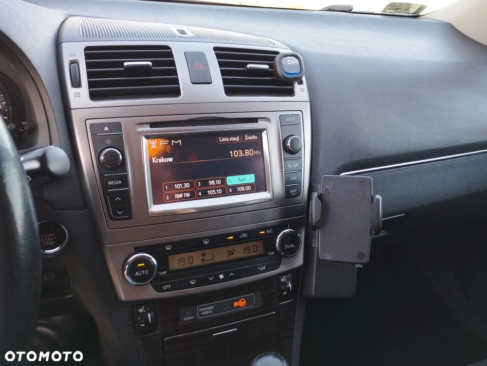 Toyota Avensis 2.0 Premium MS - 14