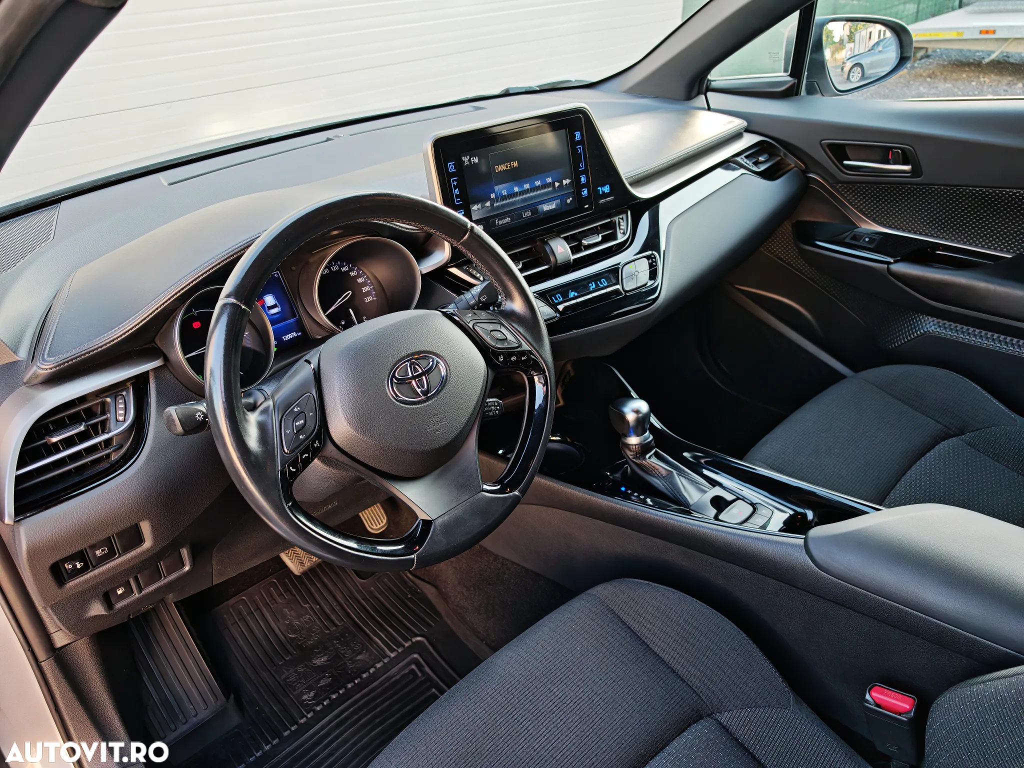 Toyota C-HR - 5