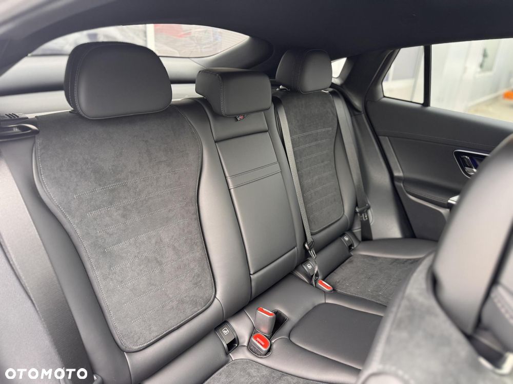 Mercedes-Benz GLC 220 d 4Matic 9G-TRONIC AMG Line Advanced - 13