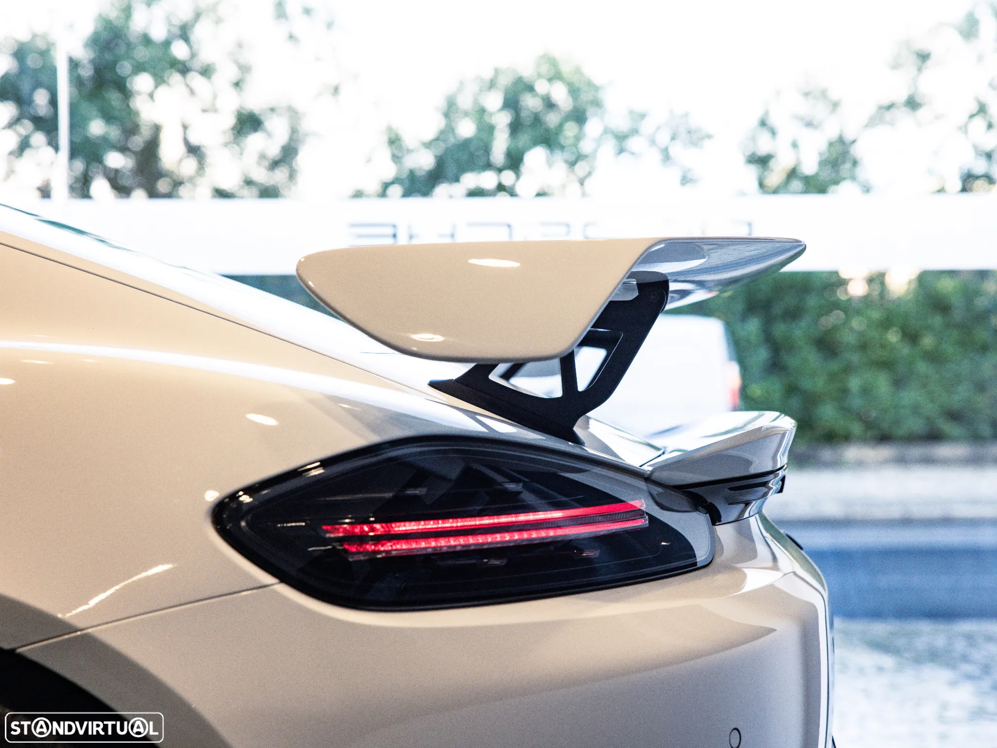 Porsche 718 Cayman GT4 - 12