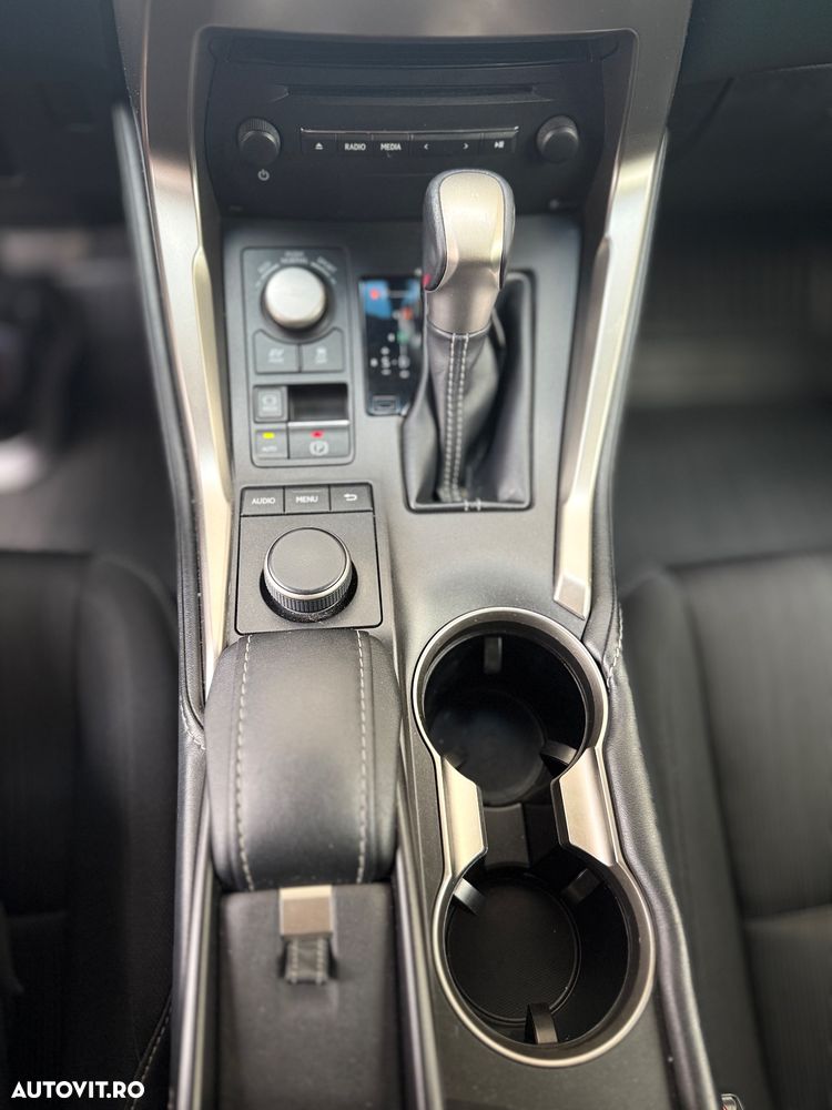 Lexus Seria NX - 10