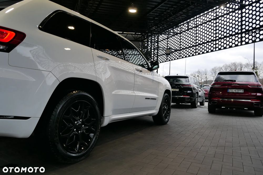 Jeep Grand Cherokee - 35