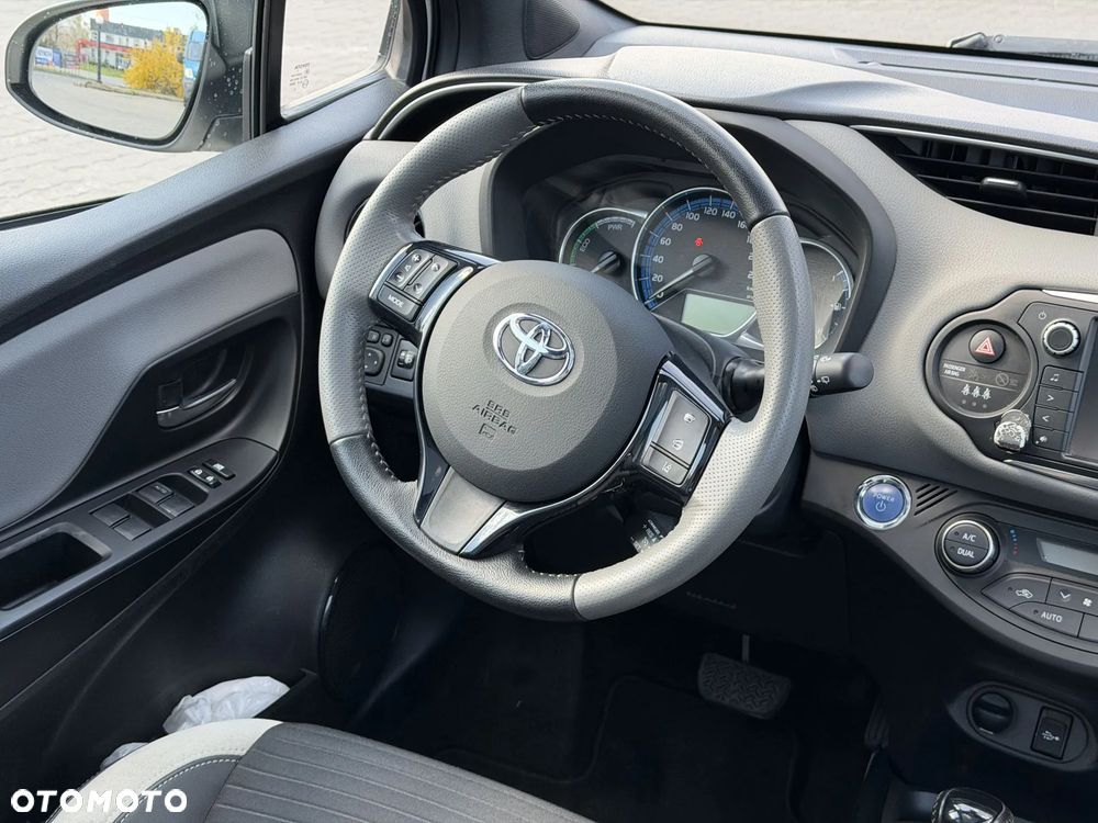 Toyota Yaris 1.5 VVT-i Selection - 11