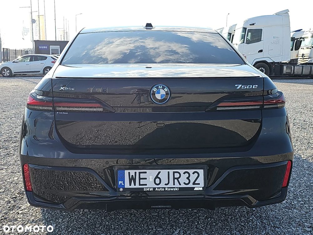 BMW Seria 7 750e PHEV xDrive sport - 7