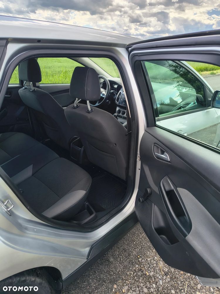 Ford Focus 1.6 TDCi DPF Champions Edition - 6